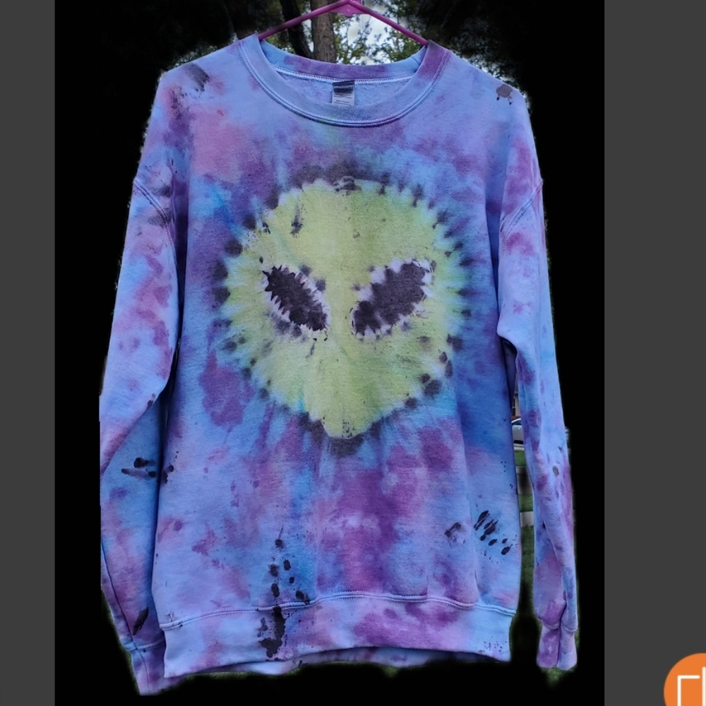 Alien head crewneck tie dye
